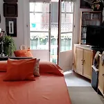 Old Town Apartment *