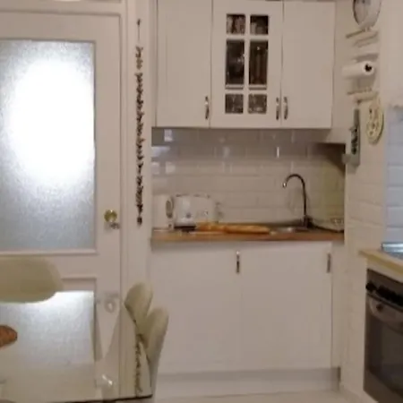 Old Town Apartment *